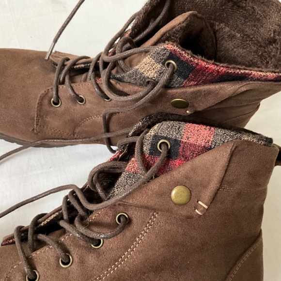 NWOB ROCK & CANDY Tavin Ankle Boots Brown Size 9.5 - Picture 9 of 12